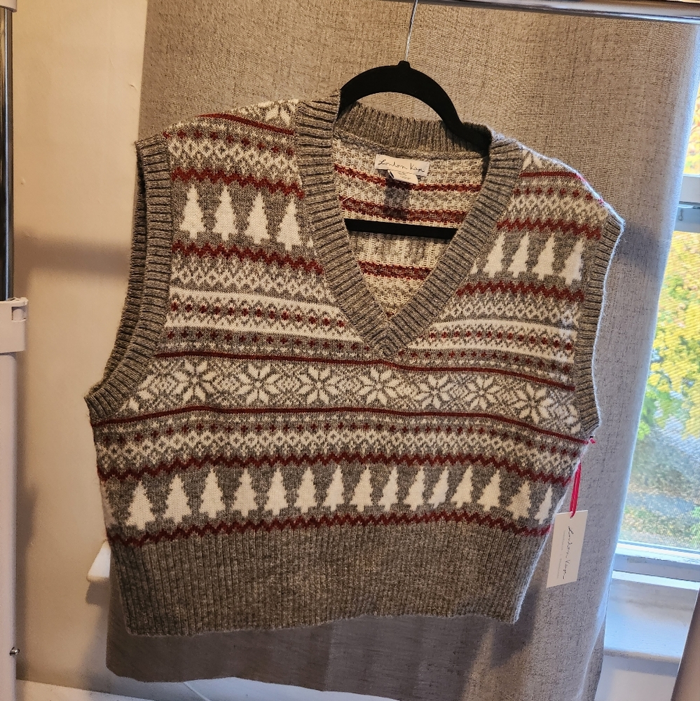 Festive crop sweater vest